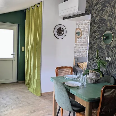 Maison Garde Barriere Holiday home *